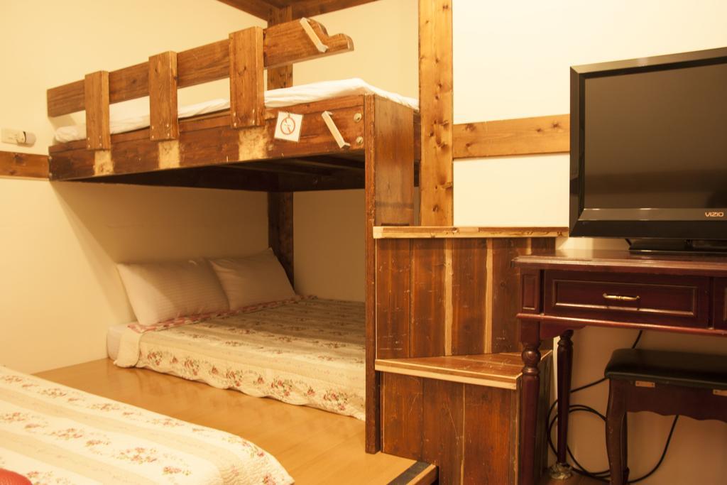 Share B&B Пули Екстериор снимка