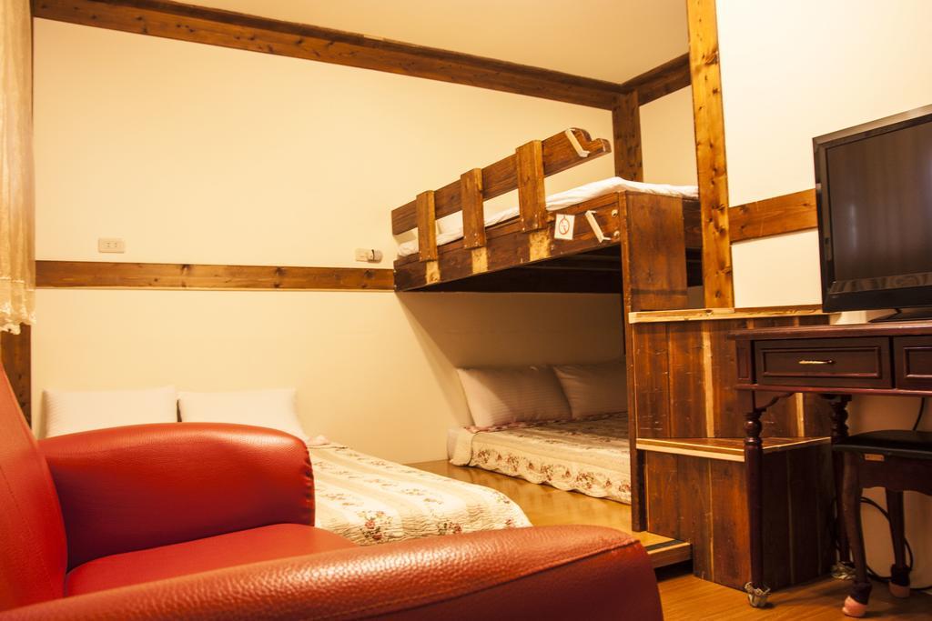 Share B&B Пули Екстериор снимка